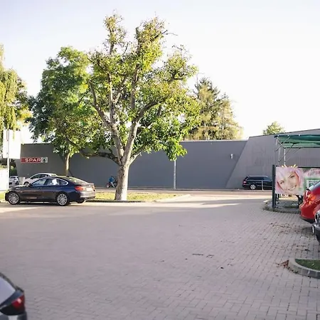 아파트 Gemuetliches In Mit Parkplatz