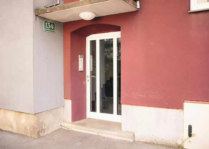 Apartment Gemuetliches In Mit Parkplatz Graz